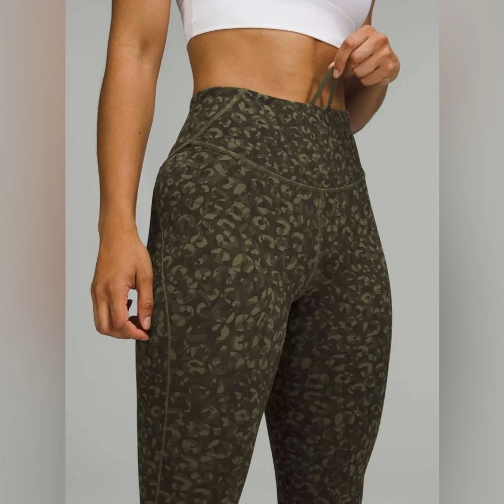 Lululemon Base Pace High-Rise Tight 25" Camo Medium Olive Multi - Picture 5 of 12